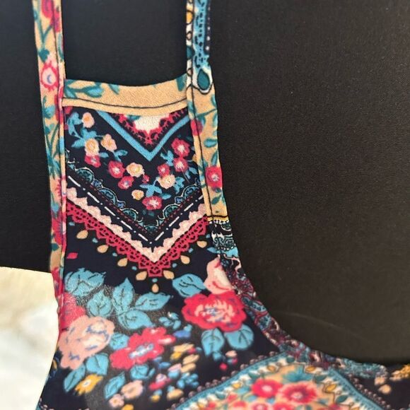 Floral Chevron Tank Top by CR! Double straps - Picture 2 of 5